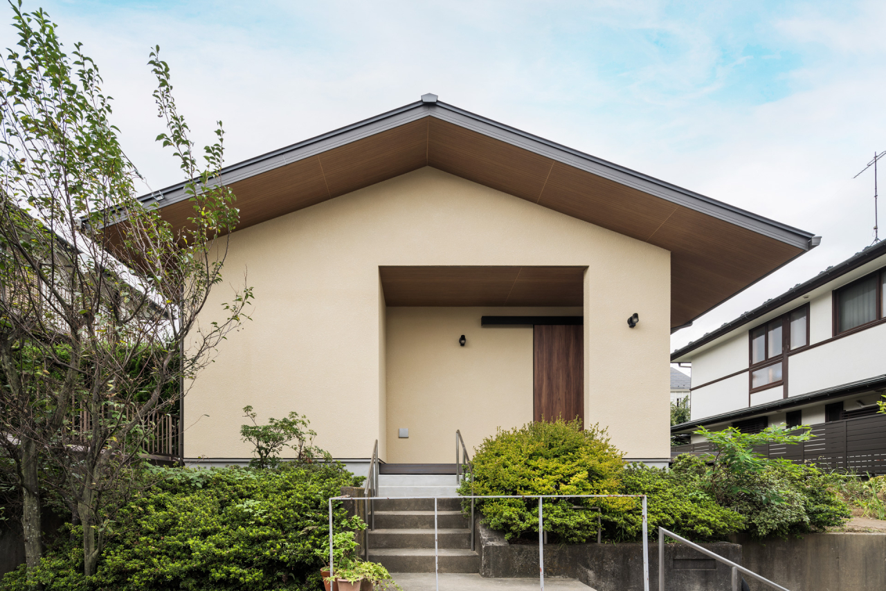 平屋への建て替え、機能的な回廊型住宅